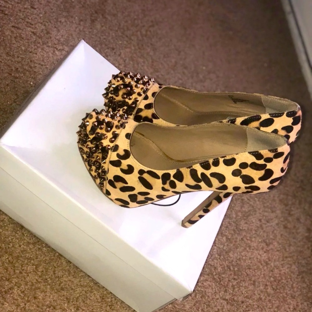 Steve Madden spiked leopard pumps
